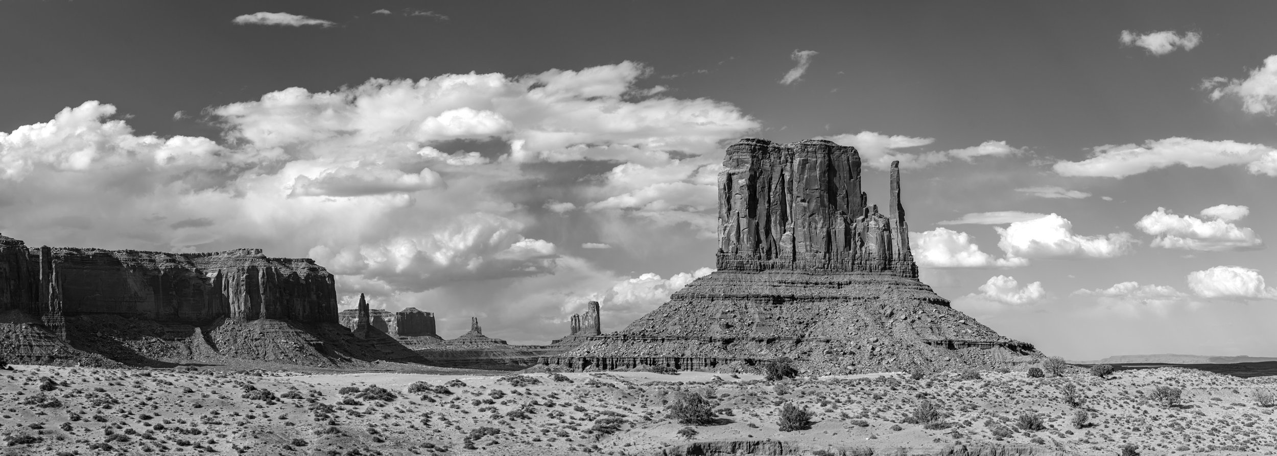 Monument Valley & the Geminids 2026 — National Parks at Night